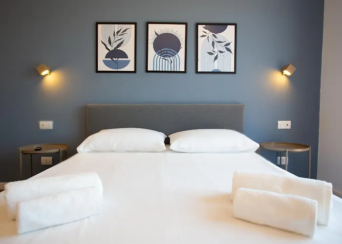 Marina 8 نابولي